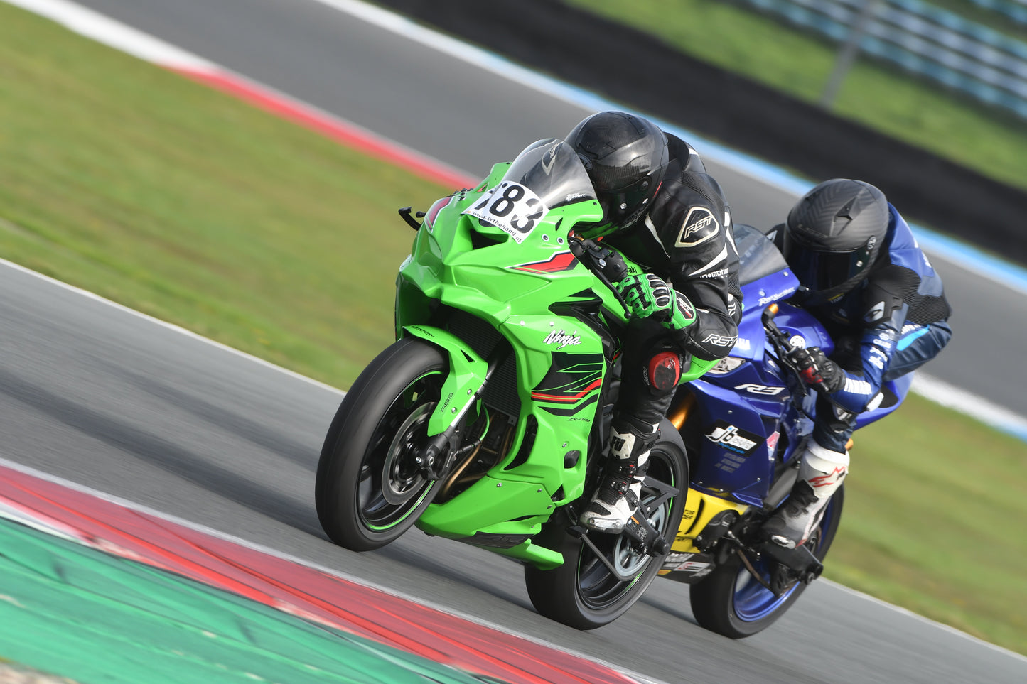 Kawasaki DRS Ninja ZX-4RR - RACE