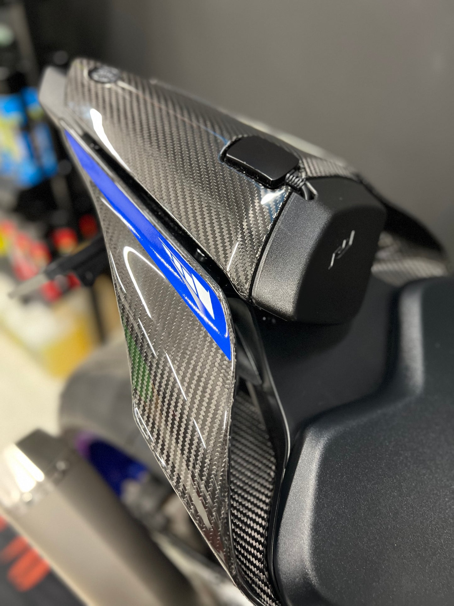 Yamaha R1M 2023 in nieuwstaat met veel opties en lage km stand