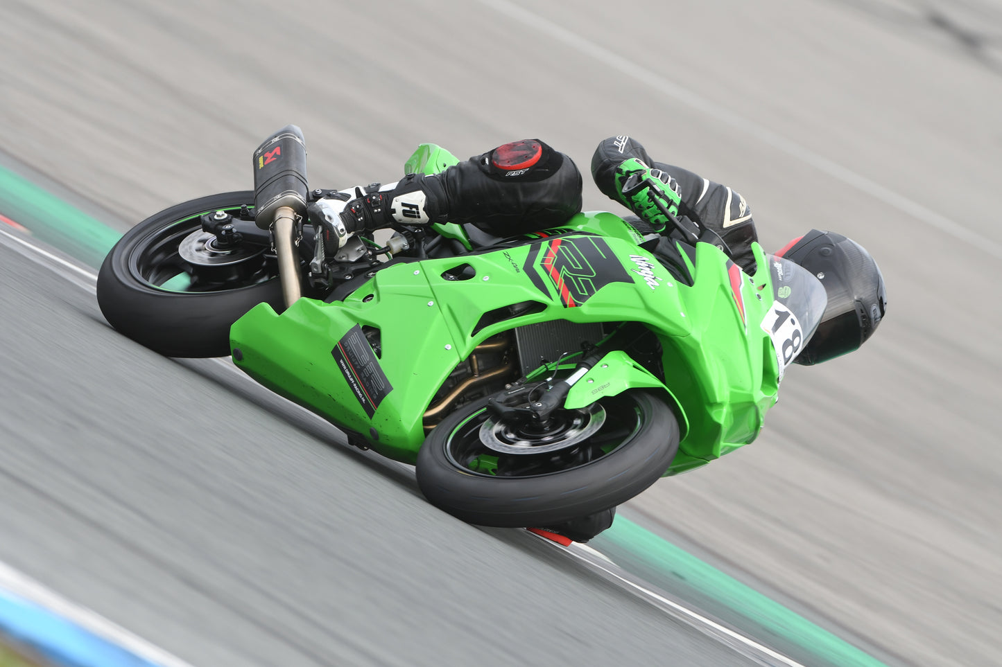 Kawasaki DRS Ninja ZX-4RR - RENNEN