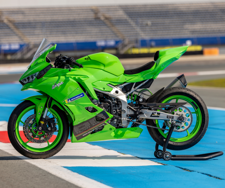 Kawasaki DRS Ninja ZX-4RR - RACE